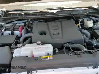 ✅ 2025 Toyota Tundra Limited • VIN: 5TFJA5DB9SX271854 • Lot: 63333625. Wystawiony na Copart z przebiegiem 2 663 mil. Bezpłatny archiwum sprzedaży aukcyjnych z USA i szczegółowy raport historii pojazdu na DreamBid. Zdjęcie 13.