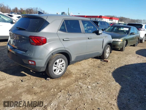 ✅ 2021 Hyundai Venue SE • VIN: KMHRB8A3XMU121038 • Lot: 43904578. Wystawiony na IAAI z przebiegiem 109 818 mil. Bezpłatny archiwum sprzedaży aukcyjnych z USA i szczegółowy raport historii pojazdu na DreamBid. Zdjęcie 4.