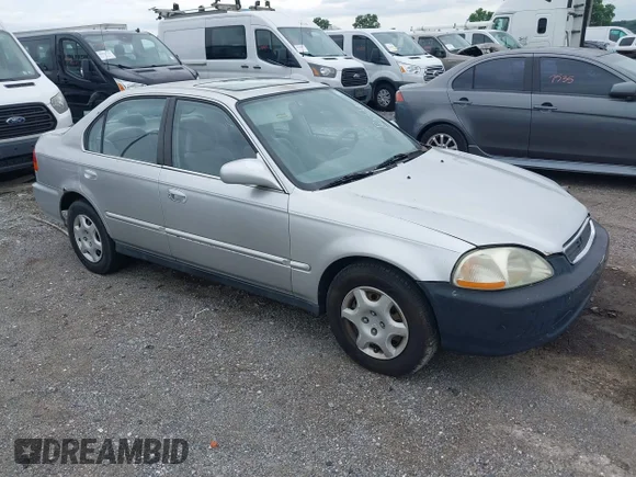 ✅ 1998 Honda Civic EX • VIN: 2HGEJ8647WH558218 • Lot: 45584761. Listed on IAAI with 347,595 mi. Free auction sales archive from the USA and detailed vehicle history report at DreamBid. Image 1.