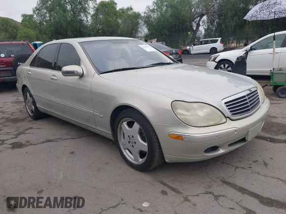 ✅ 2000 Mercedes-Benz S 320/430/500 • VIN: WDBNG75JXYA102194 • Лот: 43619381. Опубліковано раніше на IAAI з пробігом 231 271 миль. Безкоштовний доступ до архіву аукціонних продажів зі США та докладний звіт про історію автомобіля на DreamBid. Зображення 1.