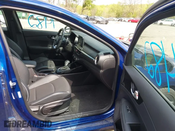 ✅ 2021 Kia Forte GT-Line • VIN: 3KPF34AD7ME424069 • Lot: 45087482. Listed on IAAI with 97,549 mi. Free auction sales archive from the USA and detailed vehicle history report at DreamBid. Image 5.