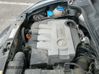 ✅ 2013 Volkswagen Beetle 2.0L TDI • VIN: 3VWJL7AT4DM664721 • Lot: 41516197. Wystawiony na IAAI z przebiegiem 117 380 mil. Bezpłatny archiwum sprzedaży aukcyjnych z USA i szczegółowy raport historii pojazdu na DreamBid. Zdjęcie 21.