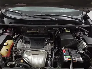 ✅ 2018 Toyota RAV4 LE • VIN: 2T3ZFREV1JW472283 • Lot: 87357895. Wystawiony na Copart z przebiegiem 233 218 mil. Bezpłatny archiwum sprzedaży aukcyjnych z USA i szczegółowy raport historii pojazdu na DreamBid. Zdjęcie 15.