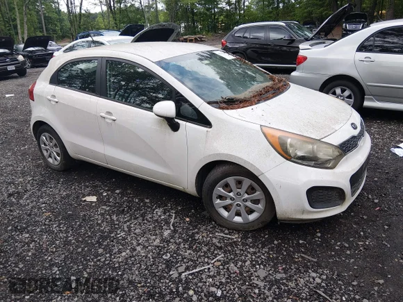 ✅ 2014 Kia Rio SX • VIN: KNADN5A35E6353148 • Lot: 45192281. Wystawiony na IAAI z przebiegiem 95 890 mil. Bezpłatny archiwum sprzedaży aukcyjnych z USA i szczegółowy raport historii pojazdu na DreamBid. Zdjęcie 1.