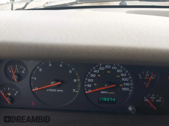✅ 2000 Jeep Grand Cherokee Laredo • VIN: 1J4GW48N1YC195468 • Lot: 45160890. Wystawiony na IAAI z przebiegiem 179 374 mil. Bezpłatny archiwum sprzedaży aukcyjnych z USA i szczegółowy raport historii pojazdu na DreamBid. Zdjęcie 7.
