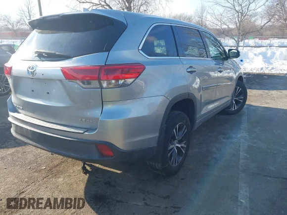 ✅ 2017 Toyota Highlander LE • VIN: 5TDBZRFH6HS473801 • Лот: 44285217. Опубліковано раніше на IAAI з пробігом 88 144 миль. Безкоштовний доступ до архіву аукціонних продажів зі США та докладний звіт про історію автомобіля на DreamBid. Зображення 4.