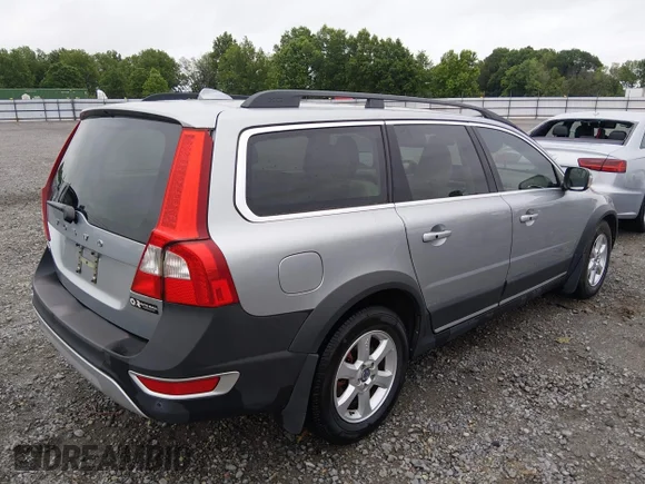 ✅ 2013 Volvo XC70 3.2L • VIN: YV4952BL3D1152864 • Lot: 45162020. Listed on IAAI with 207,281 mi. Free auction sales archive from the USA and detailed vehicle history report at DreamBid. Image 4.