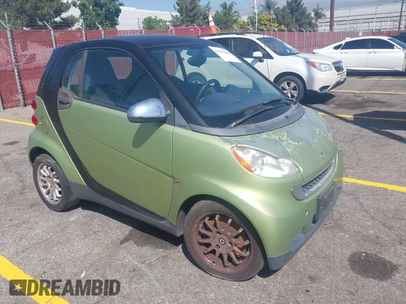 ✅ 2011 Smart fortwo Pure • VIN: WMEEJ3BA3BK425859 • Lot: 43227264. Wystawiony na IAAI z przebiegiem Nie podano. Bezpłatny archiwum sprzedaży aukcyjnych z USA i szczegółowy raport historii pojazdu na DreamBid. Zdjęcie 1.