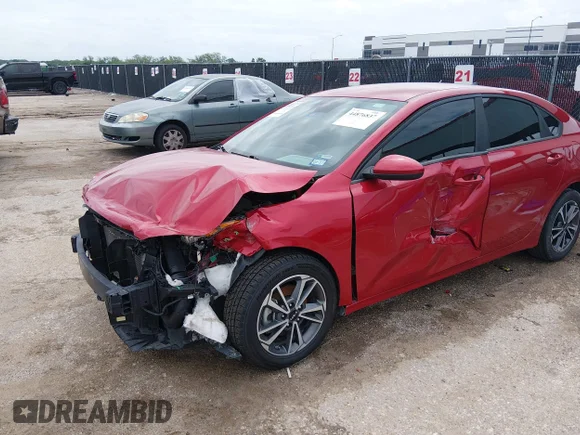 ✅ 2022 Kia Forte FE • VIN: 3KPF24AD3NE462824 • Лот: 44876837. Опубліковано раніше на IAAI з пробігом 85 671 миль. Безкоштовний доступ до архіву аукціонних продажів зі США та докладний звіт про історію автомобіля на DreamBid. Зображення 6.