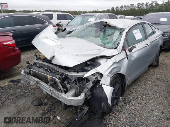 ✅ 2019 Ford Fusion SE • VIN: 3FA6P0HD4KR229240 • Lot: 44587503. Wystawiony na IAAI z przebiegiem 106 721 mil. Bezpłatny archiwum sprzedaży aukcyjnych z USA i szczegółowy raport historii pojazdu na DreamBid. Zdjęcie 2.