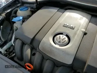 ✅ 2005 Volkswagen Jetta 2.5L • VIN: 3VWSF71K35M601601 • Lot: 84745774. Wystawiony na Copart z przebiegiem 93 793 mil. Bezpłatny archiwum sprzedaży aukcyjnych z USA i szczegółowy raport historii pojazdu na DreamBid. Zdjęcie 14.