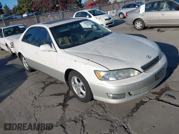 ✅ 2000 Lexus ES 300 • VIN: JT8BF28G5Y0248095 • Lot: 43899030. Wystawiony na IAAI z przebiegiem 132 712 mil. Bezpłatny archiwum sprzedaży aukcyjnych z USA i szczegółowy raport historii pojazdu na DreamBid. Zdjęcie 1.