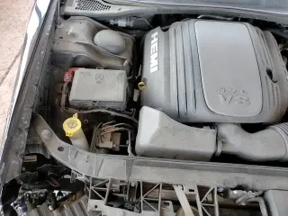 ✅ 2018 Dodge Challenger R/T • VIN: 2C3CDZBT2JH161710 • Lot: 59420485. Wystawiony na Copart z przebiegiem 130 901 mil. Bezpłatny archiwum sprzedaży aukcyjnych z USA i szczegółowy raport historii pojazdu na DreamBid. Zdjęcie 14.