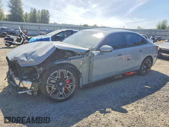 ✅ 2026 BMW i5 xDrive40 • VIN: WBY33HG00TCX47785 • Lot: 55731676. Listed on Copart with 830 mi. Free auction sales archive from the USA and detailed vehicle history report at DreamBid. Image 1.