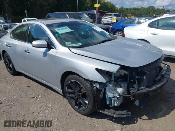 ✅ 2010 Nissan Maxima S • VIN: 1N4AA5AP6AC804156 • Lot: 43208151. Wystawiony na IAAI z przebiegiem 131 129 mil. Bezpłatny archiwum sprzedaży aukcyjnych z USA i szczegółowy raport historii pojazdu na DreamBid. Zdjęcie 1.