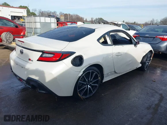 ✅ 2025 Toyota 86 • VIN: JF1ZNBB19S9754903 • Lot: 44041510. Wystawiony na IAAI z przebiegiem 19 096 mil. Bezpłatny archiwum sprzedaży aukcyjnych z USA i szczegółowy raport historii pojazdu na DreamBid. Zdjęcie 4.