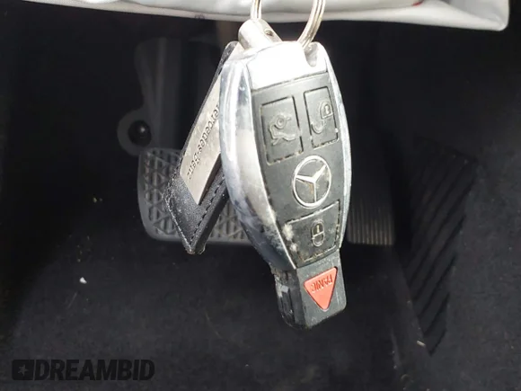 ✅ 2015 Mercedes-Benz GLA 250 • VIN: WDCTG4GB5FJ081534 • Lot: 42883570. Wystawiony na IAAI z przebiegiem Nie podano. Bezpłatny archiwum sprzedaży aukcyjnych z USA i szczegółowy raport historii pojazdu na DreamBid. Zdjęcie 11.