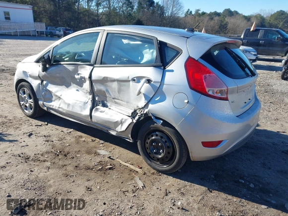✅ 2016 Ford Fiesta SE • VIN: 3FADP4EJ1GM150119 • Lot: 44174116. Wystawiony na IAAI z przebiegiem 92 590 mil. Bezpłatny archiwum sprzedaży aukcyjnych z USA i szczegółowy raport historii pojazdu na DreamBid. Zdjęcie 3.