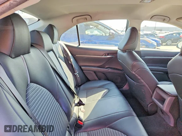 ✅ 2018 Toyota Camry LE • VIN: 4T1B11HKXJU631880 • Lot: 52259076. Wystawiony na Copart z przebiegiem 74 912 mil. Bezpłatny archiwum sprzedaży aukcyjnych z USA i szczegółowy raport historii pojazdu na DreamBid. Zdjęcie 10.