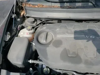 ✅ 2017 Jeep Cherokee 75th Anniversary Edition • VIN: 1C4PJMCS4HW635098 • Lot: 52886865. Wystawiony na Copart z przebiegiem 71 779 mil. Bezpłatny archiwum sprzedaży aukcyjnych z USA i szczegółowy raport historii pojazdu na DreamBid. Zdjęcie 14.