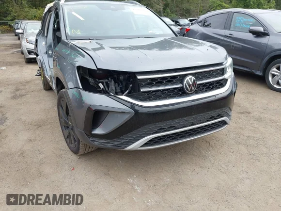 ✅ 2024 Volkswagen Taos SEL • VIN: 3VV4X7B27RM118367 • Lot: 43320789. Wystawiony na IAAI z przebiegiem 9 463 mil. Bezpłatny archiwum sprzedaży aukcyjnych z USA i szczegółowy raport historii pojazdu na DreamBid. Zdjęcie 6.