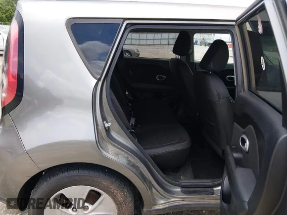 ✅ 2014 Kia Soul • VIN: KNDJN2A2XE7084215 • Lot: 45218739. Wystawiony na IAAI z przebiegiem 169 296 mil. Bezpłatny archiwum sprzedaży aukcyjnych z USA i szczegółowy raport historii pojazdu na DreamBid. Zdjęcie 8.