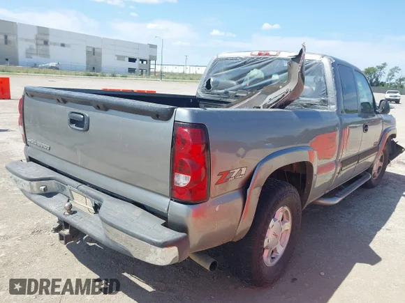 ✅ 2006 Chevrolet Silverado 1500 Work Truck • VIN: 1GCEK19B36Z211272 • Lot: 42961495. Wystawiony na IAAI z przebiegiem 365 188 mil. Bezpłatny archiwum sprzedaży aukcyjnych z USA i szczegółowy raport historii pojazdu na DreamBid. Zdjęcie 4.