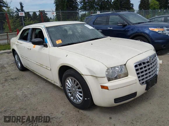 ✅ 2005 Chrysler 300 300 • VIN: 2C3JA43R05H643815 • Lot: 45091600. Wystawiony na IAAI z przebiegiem 90 618 mil. Bezpłatny archiwum sprzedaży aukcyjnych z USA i szczegółowy raport historii pojazdu na DreamBid. Zdjęcie 1.