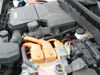 ✅ 2023 Kia Niro EX Touring • VIN: KNDCR3LE5P5033858 • Lot: 41548521. Listed on IAAI with 32,964 mi. Free auction sales archive from the USA and detailed vehicle history report at DreamBid. Image 23.