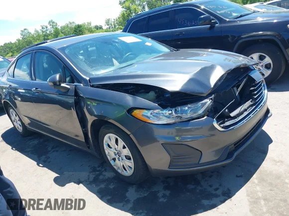 ✅ 2019 Ford Fusion S • VIN: 3FA6P0G78KR247039 • Lot: 45372183. Wystawiony na IAAI z przebiegiem 70 797 mil. Bezpłatny archiwum sprzedaży aukcyjnych z USA i szczegółowy raport historii pojazdu na DreamBid. Zdjęcie 1.