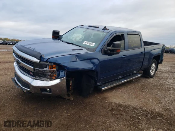 ✅ 2015 Chevrolet Silverado 2500HD LT • VIN: 1GC1KVE88FF593865 • Lot: 87420875. Wystawiony na Copart z przebiegiem Nie podano. Bezpłatny archiwum sprzedaży aukcyjnych z USA i szczegółowy raport historii pojazdu na DreamBid. Zdjęcie 1.