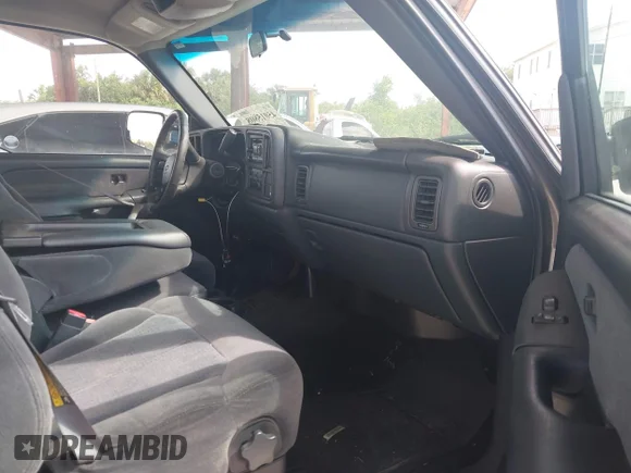 ✅ 2002 Chevrolet Silverado 2500HD • VIN: 1GCHC24U42E171214 • Lot: 45015808. Wystawiony na IAAI z przebiegiem 65 898 mil. Bezpłatny archiwum sprzedaży aukcyjnych z USA i szczegółowy raport historii pojazdu na DreamBid. Zdjęcie 5.