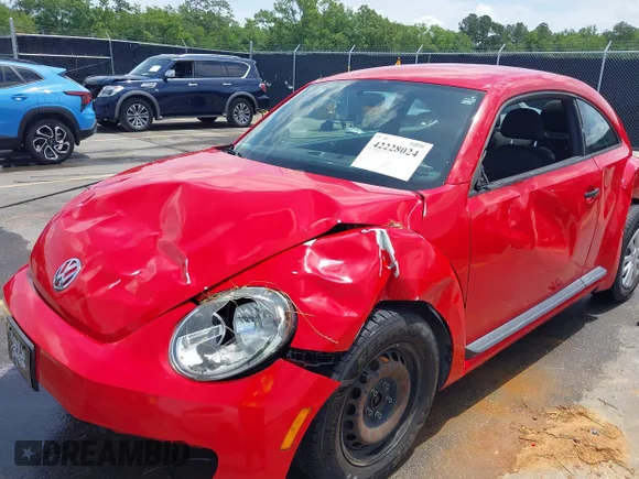 ✅ 2012 Volkswagen Beetle Entry • VIN: 3VWFP7AT5CM615634 • Lot: 42228024. Listed on IAAI with 187,686 mi. Free auction sales archive from the USA and detailed vehicle history report at DreamBid. Image 6.
