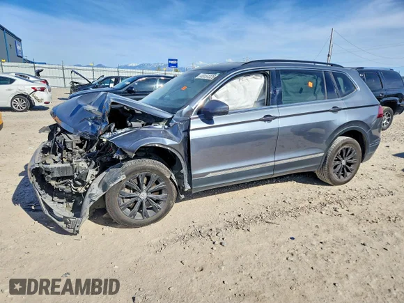 ✅ 2018 Volkswagen Tiguan SEL • VIN: 3VV3B7AX6JM210064 • Lot: 49151326. Wystawiony na Copart z przebiegiem Nie podano. Bezpłatny archiwum sprzedaży aukcyjnych z USA i szczegółowy raport historii pojazdu na DreamBid. Zdjęcie 1.