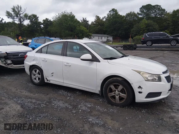 ✅ 2013 Chevrolet Cruze 1LT • VIN: 1G1PC5SBXD7109508 • Лот: 45402087. Опубліковано раніше на IAAI з пробігом 186 145 миль. Безкоштовний доступ до архіву аукціонних продажів зі США та докладний звіт про історію автомобіля на DreamBid. Зображення 1.