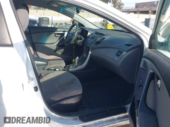 ✅ 2015 Hyundai Elantra Limited • VIN: 5NPDH4AE6FH643010 • Lot: 43945403. Wystawiony na IAAI z przebiegiem 141 856 mil. Bezpłatny archiwum sprzedaży aukcyjnych z USA i szczegółowy raport historii pojazdu na DreamBid. Zdjęcie 5.