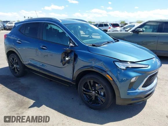✅ 2026 Buick Encore GX Sport Touring • VIN: KL4AMESL1TB035016 • Лот: 44863899. Опубликован ранее на IAAI с пробегом Не указан. Бесплатный доступ к архиву аукционных продаж из США и подробный отчёт об истории автомобиля на DreamBid. Изображение 1.
