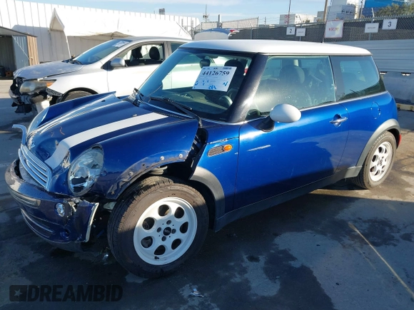 ✅ 2004 MINI Hardtop • VIN: WMWRC33444TC49579 • Lot: 44126759. Wystawiony na IAAI z przebiegiem Nie podano. Bezpłatny archiwum sprzedaży aukcyjnych z USA i szczegółowy raport historii pojazdu na DreamBid. Zdjęcie 2.