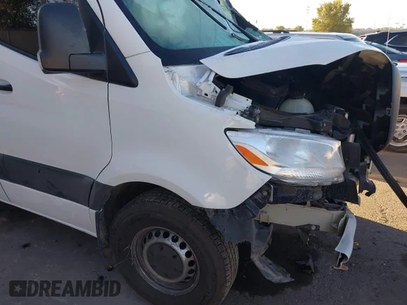 ✅ 2023 Mercedes-Benz Sprinter Cargo • VIN: W1Y40CHY0PT137084 • Lot: 43421580. Wystawiony na IAAI z przebiegiem Nie podano. Bezpłatny archiwum sprzedaży aukcyjnych z USA i szczegółowy raport historii pojazdu na DreamBid. Zdjęcie 6.