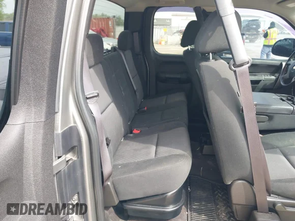 ✅ 2013 Chevrolet Silverado 1500 LT • VIN: 1GCRKSE75DZ356710 • Lot: 44899819. Wystawiony na IAAI z przebiegiem 57 233 mil. Bezpłatny archiwum sprzedaży aukcyjnych z USA i szczegółowy raport historii pojazdu na DreamBid. Zdjęcie 8.