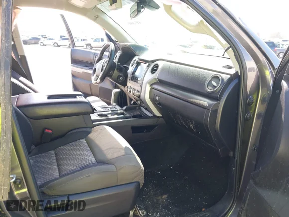 ✅ 2021 Toyota Tundra SR5 • VIN: 5TFUY5F16MX021701 • Lot: 44521003. Wystawiony na IAAI z przebiegiem 100 779 mil. Bezpłatny archiwum sprzedaży aukcyjnych z USA i szczegółowy raport historii pojazdu na DreamBid. Zdjęcie 5.