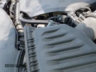 ✅ 2024 MINI Hardtop 4 Door Cooper • VIN: WMW33DK04R2U71091 • Lot: 42901907. Wystawiony na IAAI z przebiegiem 13 075 mil. Bezpłatny archiwum sprzedaży aukcyjnych z USA i szczegółowy raport historii pojazdu na DreamBid. Zdjęcie 19.