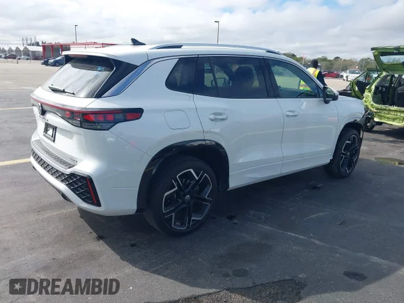 ✅ 2026 VOLKSWAGEN TIGUAN • VIN: 3VVUW7RM6TM023770 • Lot: 44193525. Wystawiony na IAAI z przebiegiem 4 770 mil. Bezpłatny archiwum sprzedaży aukcyjnych z USA i szczegółowy raport historii pojazdu na DreamBid. Zdjęcie 4.