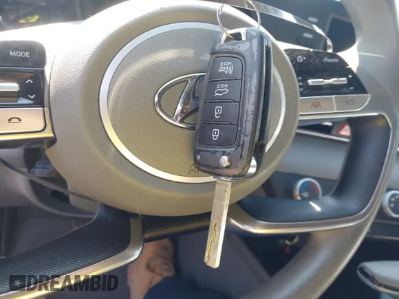 ✅ 2021 Hyundai Elantra SE • VIN: KMHLL4AG8MU205082 • Lot: 45190913. Wystawiony na IAAI z przebiegiem 57 247 mil. Bezpłatny archiwum sprzedaży aukcyjnych z USA i szczegółowy raport historii pojazdu na DreamBid. Zdjęcie 11.