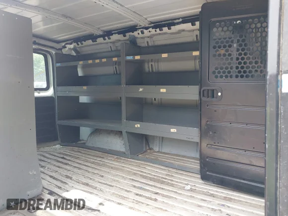 ✅ 2018 GMC Savana Cargo • VIN: 1GTW7AFG3J1912097 • Lot: 42740771. Wystawiony na IAAI z przebiegiem 116 137 mil. Bezpłatny archiwum sprzedaży aukcyjnych z USA i szczegółowy raport historii pojazdu na DreamBid. Zdjęcie 8.