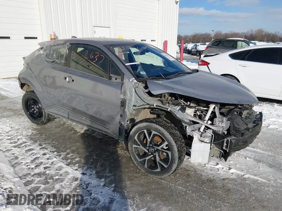 ✅ 2020 Toyota C-HR LE • VIN: JTNKHMBX6L1083463 • Лот: 44072637. Опубліковано раніше на IAAI з пробігом 81 365 миль. Безкоштовний доступ до архіву аукціонних продажів зі США та докладний звіт про історію автомобіля на DreamBid. Зображення 1.