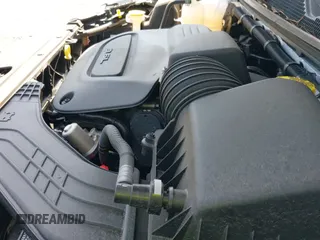 ✅ 2025 Chrysler Pacifica Limited • VIN: 2C4RC1GG0SR515340 • Lot: 42642349. Wystawiony na IAAI z przebiegiem 12 249 mil. Bezpłatny archiwum sprzedaży aukcyjnych z USA i szczegółowy raport historii pojazdu na DreamBid. Zdjęcie 19.