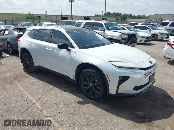 ✅ 2025 Toyota Crown XLE • VIN: JTDACAAJ4S3034212 • Lot: 45422560. Listed on IAAI with 7,619 mi. Free auction sales archive from the USA and detailed vehicle history report at DreamBid. Image 1.