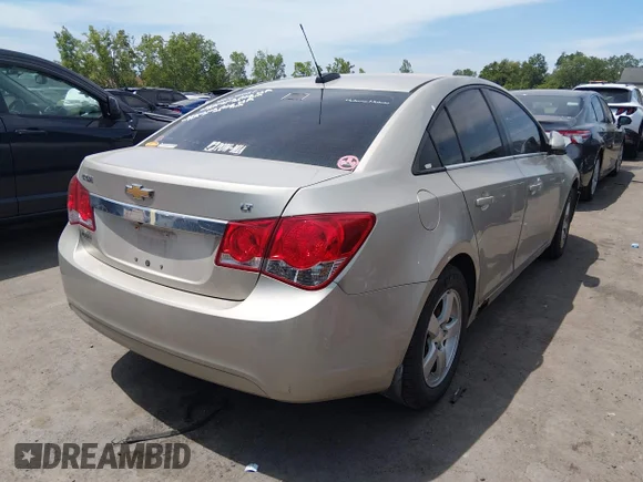✅ 2015 Chevrolet Cruze LT • VIN: 1G1PC5SBXF7174992 • Lot: 45257501. Wystawiony na IAAI z przebiegiem 123 161 mil. Bezpłatny archiwum sprzedaży aukcyjnych z USA i szczegółowy raport historii pojazdu na DreamBid. Zdjęcie 4.