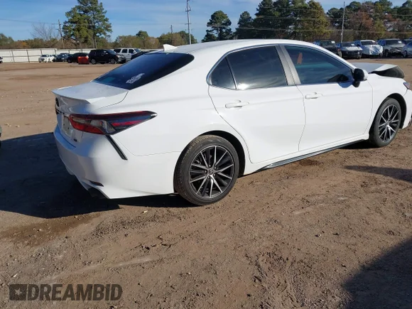 ✅ 2021 Toyota Camry SE Nightshade • VIN: 4T1G11AK2MU523659 • Lot: 43897459. Wystawiony na IAAI z przebiegiem 143 632 mil. Bezpłatny archiwum sprzedaży aukcyjnych z USA i szczegółowy raport historii pojazdu na DreamBid. Zdjęcie 4.